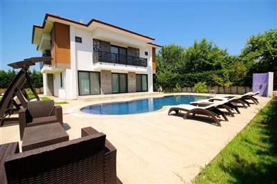 Beautiful five-Bedroom Villa In Dalyan For Sale - Seating and sunbathing terraces