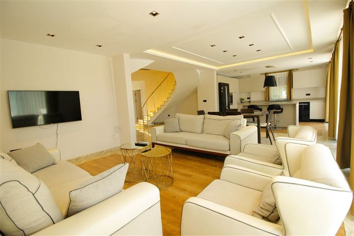 Image No.5-5 Bed Villa for sale