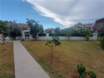 Great location Fethiye Apartment For Sale - Very large exterior gardens