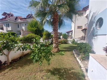 Fantastic location Apartments In Fethiye For Sale - Lovely lush foliage and tress in the gardens