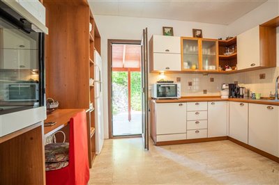Stunningly beautiful villa in Gocek - Fully fitted kitchen with veranda access