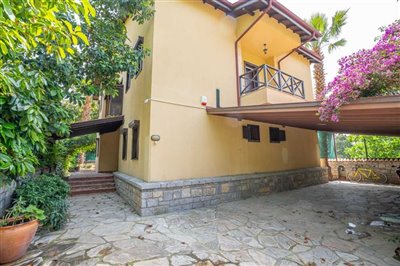 Luxury detached Fethiye Property For Sale - Entrance to property