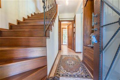 Stunning Gocek Villa For Sale - Beautiful wooden staircase