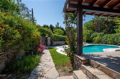 Beautiful Gocek Stone Villa For Sale - Beautiful gardens
