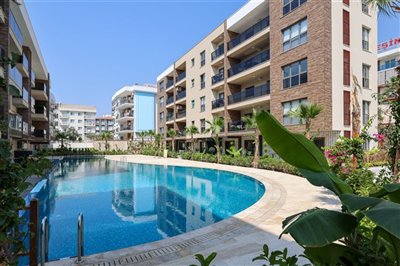 Newly Built Kusadasi Apartments with On-Complex Facilities for Sale - Large communal pool