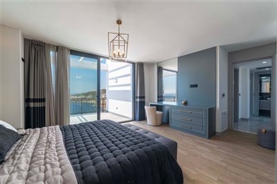 Seafront Bodrum Luxury Villas And Apartments – Spacious bedrooms with ensuite bathrooms