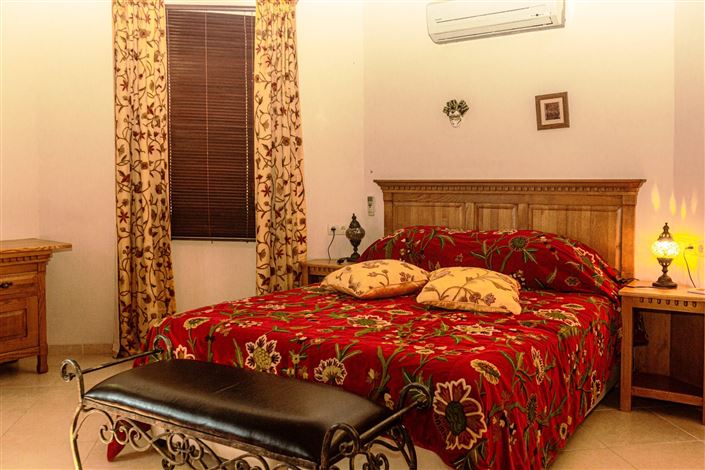 Image No.11-4 Bed Bungalow for sale