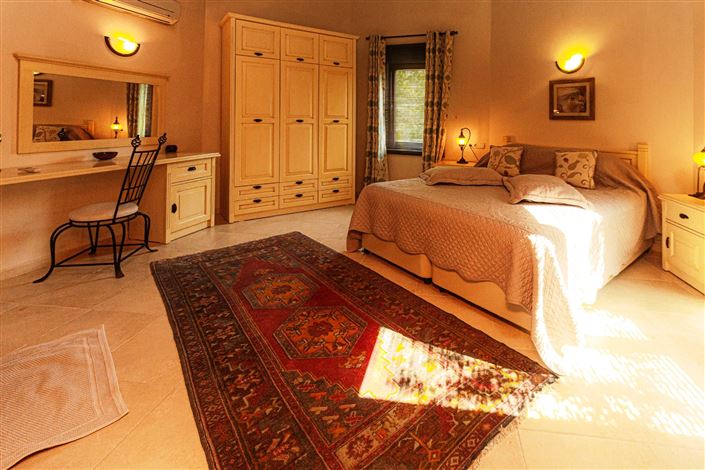 Image No.14-4 Bed Bungalow for sale