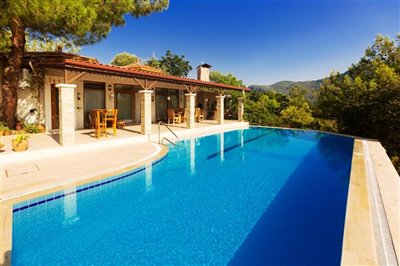 Charming Dalyan Villa For Sale With Private Infinity Pool - Stunning private infinity swimming pool