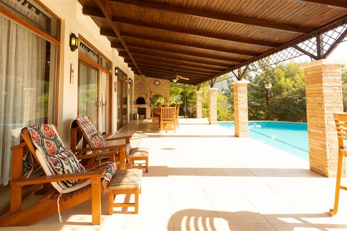 Image No.20-4 Bed Bungalow for sale