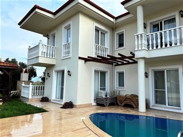 Delightful Ground Floor Dalyan Apartment For Sale - Main view of apartment block and communal pool