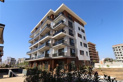 Antalya Apartments On a Modern Complex For Sale in Altintas - Main view of block of apartments