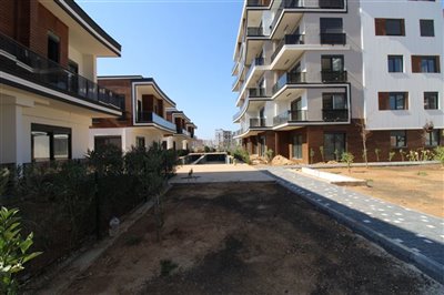Antalya Apartments On a Modern Complex For Sale in Altintas - Areas of landscaped gardens