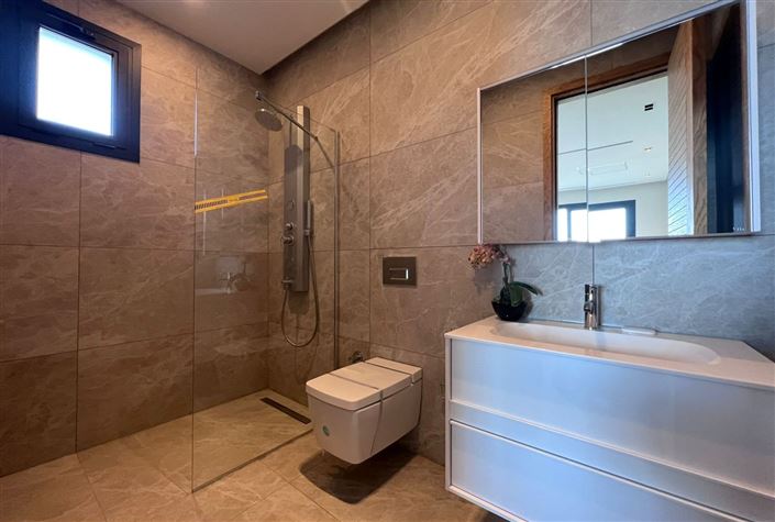 Image No.10-4 Bed Villa for sale