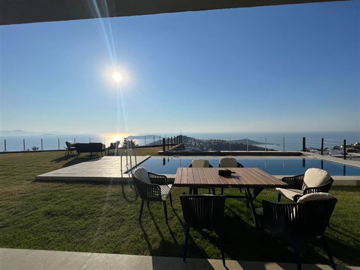 Image No.3-4 Bed Villa for sale