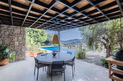 A meticulous Single-Storey Yalikavak Property For Sale - Large seating terrace from kitchen