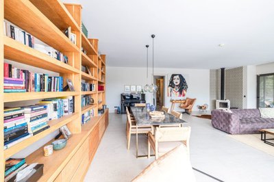 A meticulous Single-Storey Yalikavak Property For Sale - Large bright and airy living space