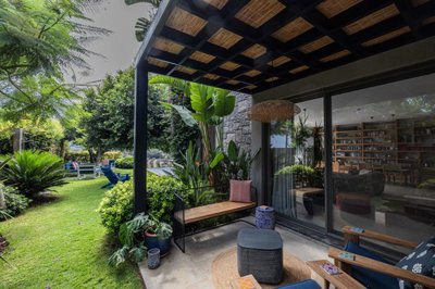 A meticulous Single-Storey Yalikavak Property For Sale - Shady seating terrace