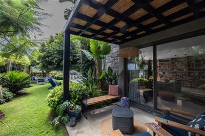 A meticulous Single-Storey Yalikavak Property For Sale - Shady seating terrace