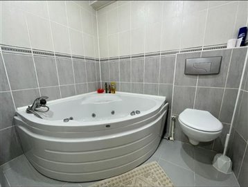 Notable Alanya Property For Sale – Jacuzzi bathtub in family bathroom