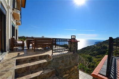Beautiful Sea View Villa For Sale In Antalya – Desirable sun terrace
