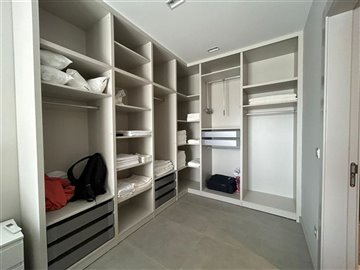 Impeccable Bodrum Apartment For Sale - Large closet area