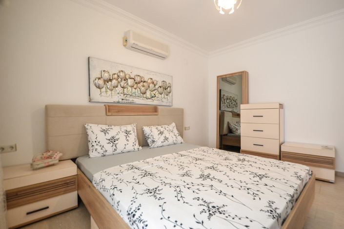 Image No.10-3 Bed Apartment for sale