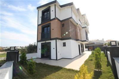 Detached Four-Bed Private Didim Villa For Sale – Main view of private triplex villa