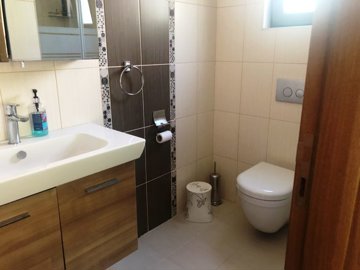 A Spacious Traditional Dalyan Property For Sale - Ensuite bathroom