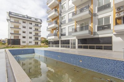Brand-New Apartment For Sale In Avsallar - Large pool with sun terraces
