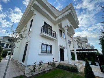 New Luxury Golf Villas- Private Plot