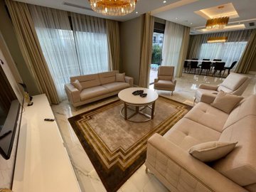 New Luxury Golf Villas- Lounge Area