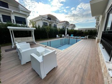 New Luxury Golf Villas- Outdoor Lounging