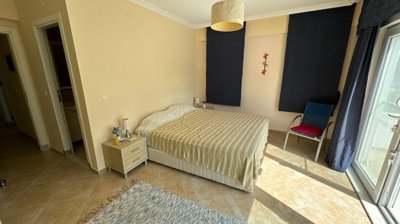 Charming Detached Villa For Sale in Belek, Antalya - Beautiful bright double bedroom