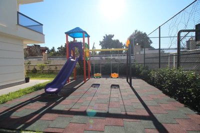 Unmissable Alanya Property - Children's playground