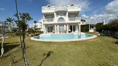 Idyllic Detached Villa For Sale in Belek, Antalya - Main view of idyllic triplex villa