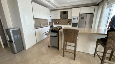Idyllic Detached Villa For Sale in Belek, Antalya - Spacious fully equipped kitchen