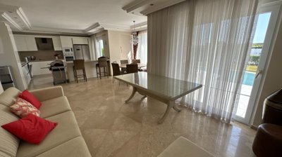 Idyllic Detached Villa For Sale in Belek, Antalya - Bright and airy living space