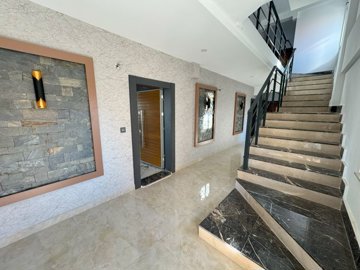 Trendy Apartment In Antalya For Sale - Apartment main entrance lobby