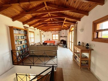 Charming Private Dalyan Property For Sale - Spacious lounge with gorgeous wooden features
