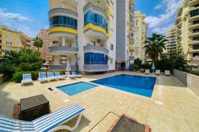 A Chic Sea View Apartment For Sale in Mahmutlar, Alanya - Plenty of social sunbathing areas