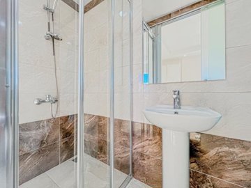 A Pristine Apartment For Sale In Avsallar - Modern shower cabin in the ensuite bathroom