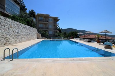 Beautiful Sea View Didim Penthouse Apartment For Sale – Larger than average communal pool