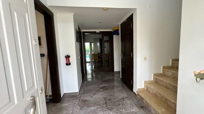 Fabulous Detached Private Antalya Golf Property For Sale - Entrance hallway and staircase