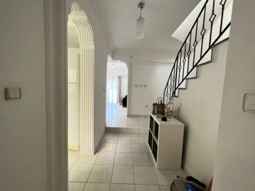 Delightful Triplex Villa In For Sale In Belek - Entrance hallway