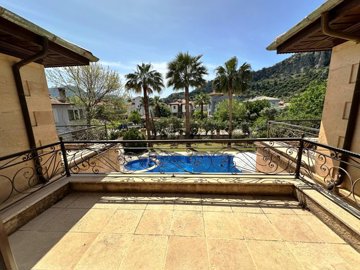 Grand Private Villa With Pool And Luxury Facilities - Vast roof terrace with pool and mountain views