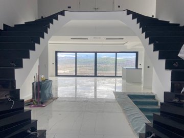 Superb Off-Plan Luxury Property For Sale Near Bodrum - A dramatic double staircase at the entrance