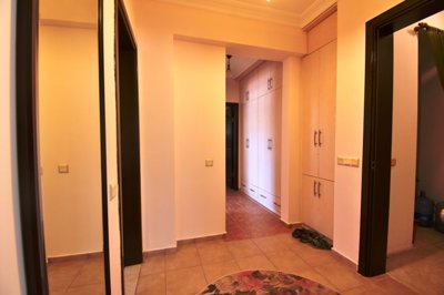 Must-See Garden Floor Apartment In Fethiye For Sale - Entrance hallway