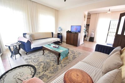 Must-See Garden Floor Apartment In Fethiye For Sale - Large, light and airy living room