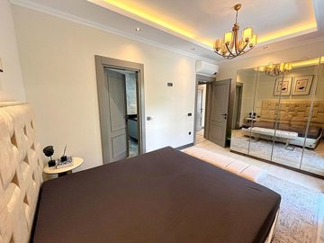 Exquisite Fully Furnished Kargicak Apartment For Sale - /huge, fully furnished luxury bedroom